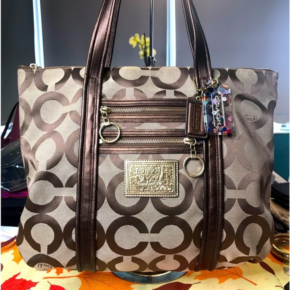 Coach Handbags - Breathtaking Coach Poppy Signature Bag, EUC! Exterior is spotless!